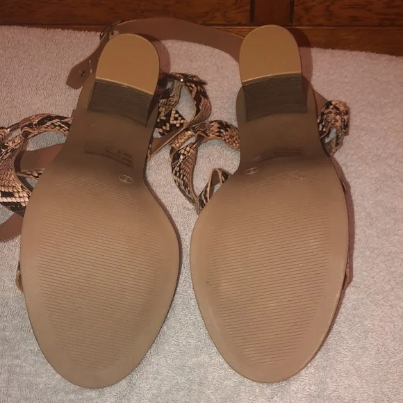 NEW Wild Diva Heels Snake Print 8 - Picture 4 of 4
